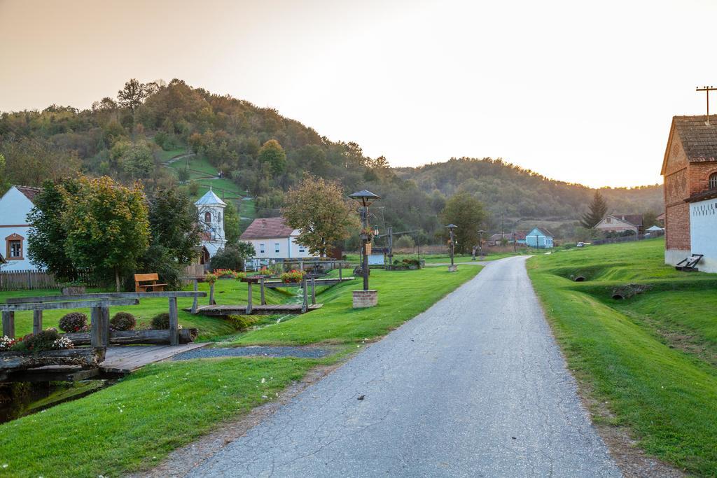 Country House "Stricev Grunt" Stara Kapela Hostal Exterior foto